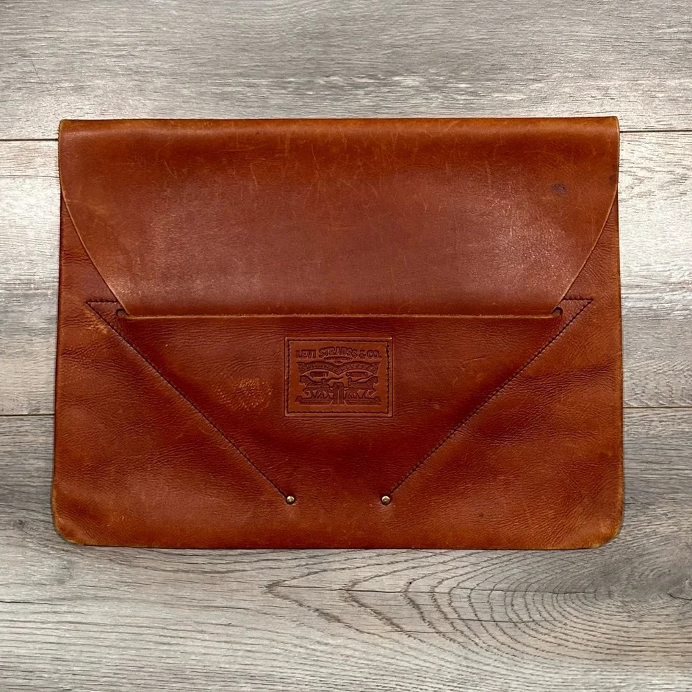 Levi's Leather Laptop Computer Case Rectangular Shaped Brown 15.6 x 12 Inch - Picture 1 of 15